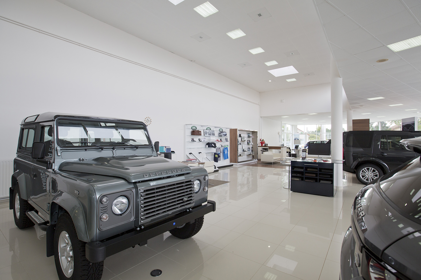 LAND ROVER MEAUX - ELEGANZ BY AUTOSPHERE